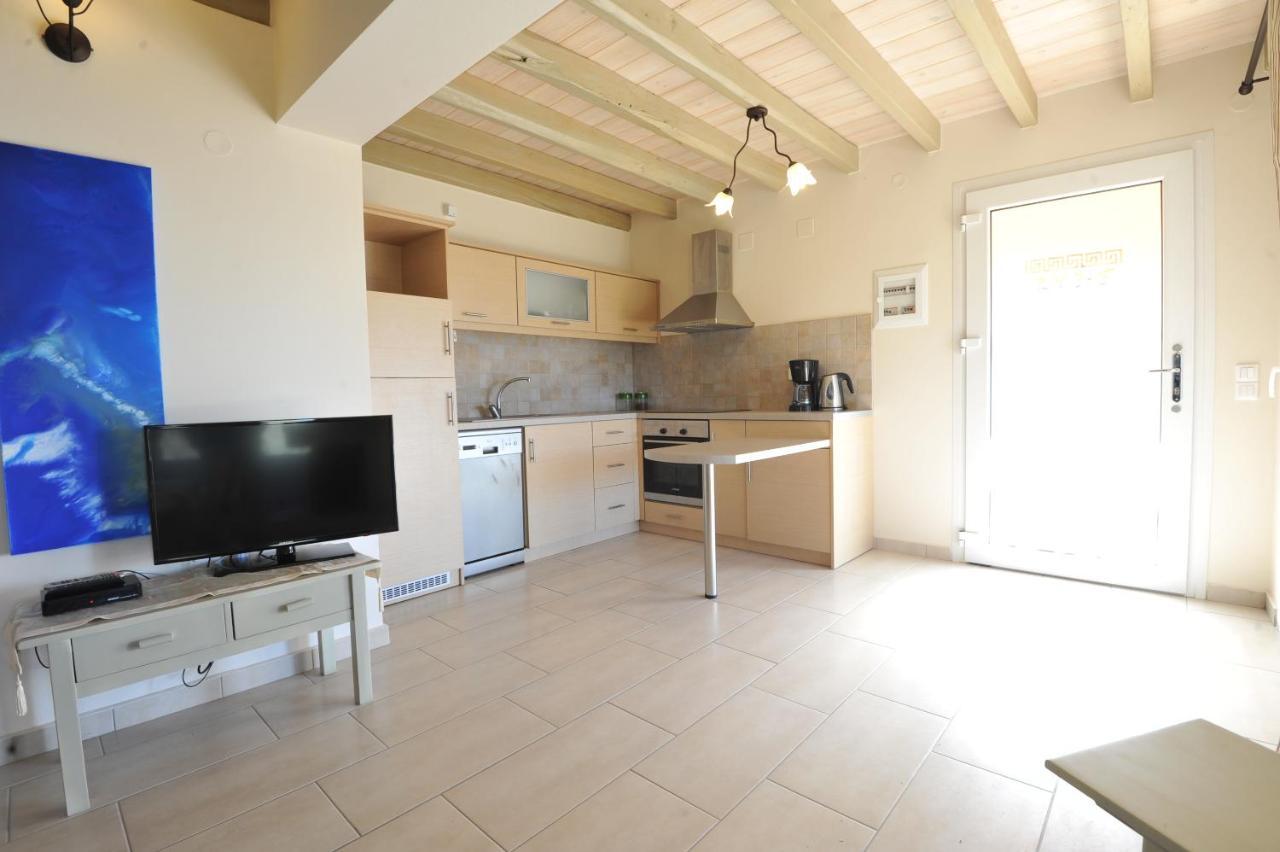 Villa Theodora View Apartments Zeys آغيوس غيوريوس باغون المظهر الخارجي الصورة